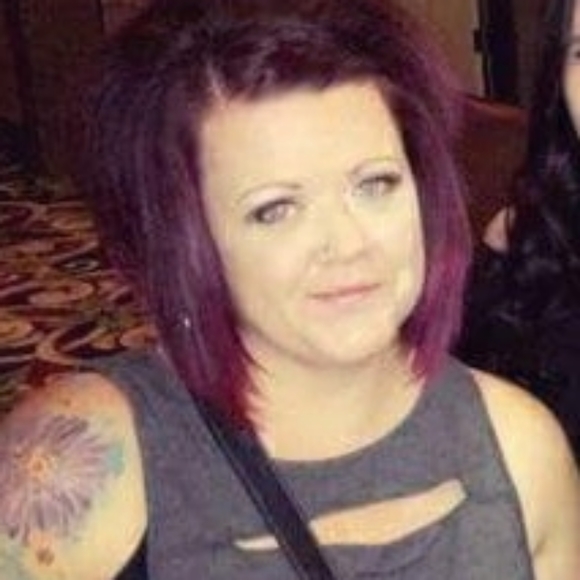 Meet your Posher, Traci - Picture 1 of 1